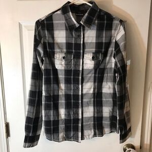 🌈NWT Burnside S Black/ White Shirt!